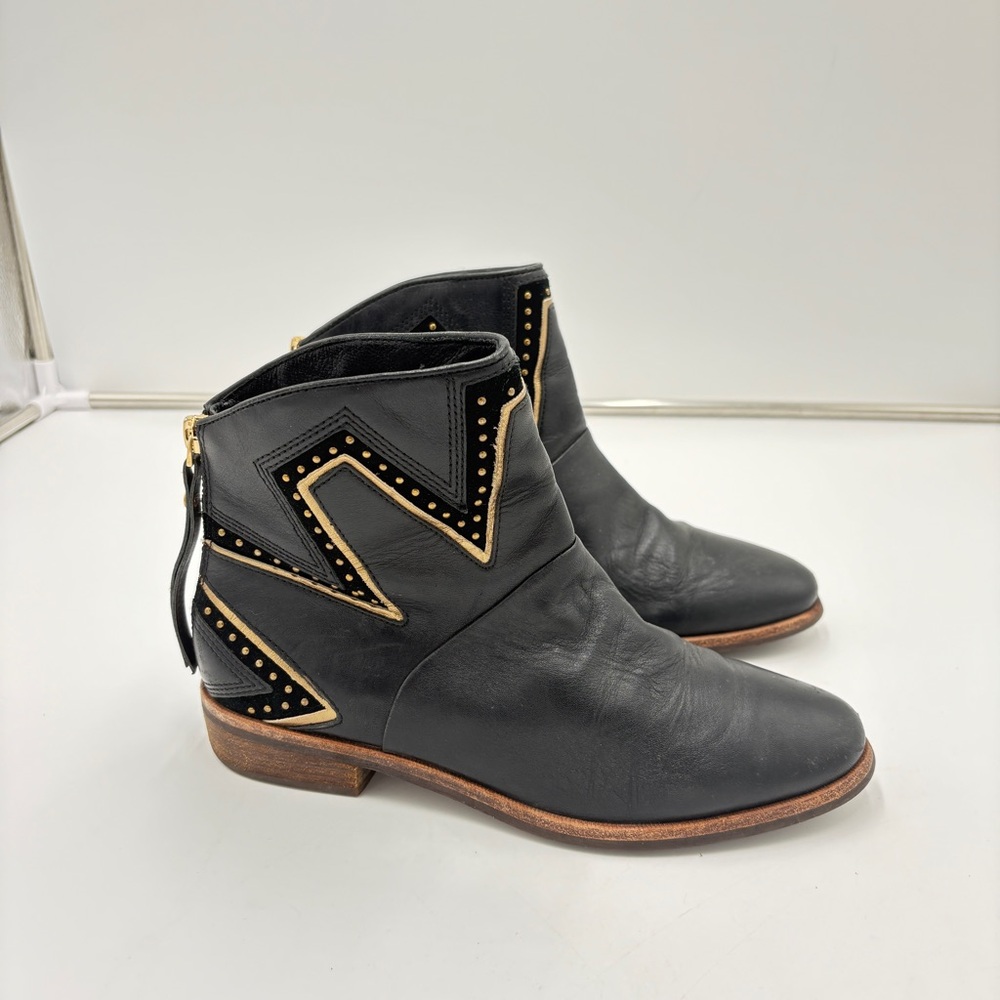 UGG Lars Black Smooth Leather Starburst Stud Ankle Mid Boots Zip Women’s Size 7